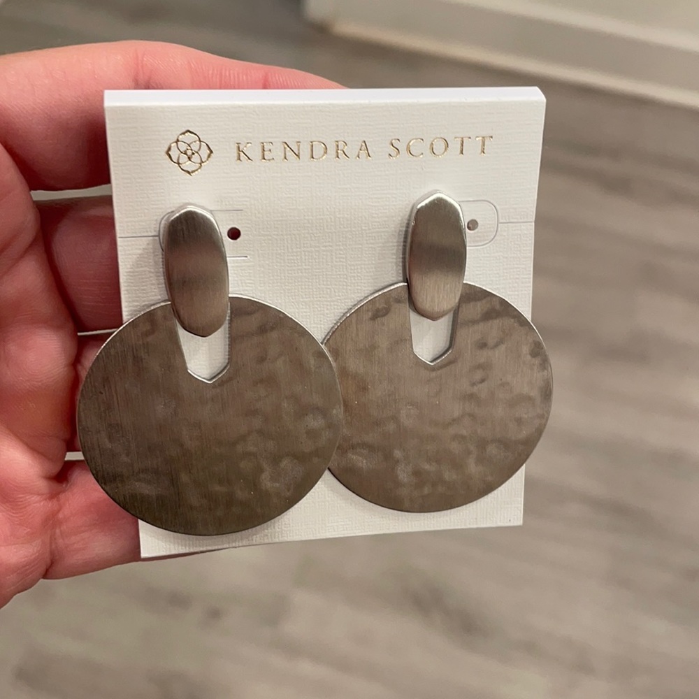 Kendra scott